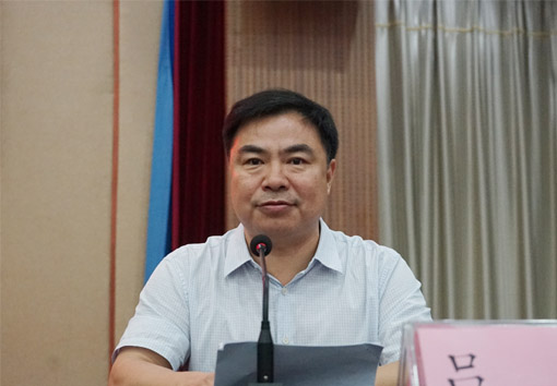 省教育厅人事处处长吕冰主持启动仪式