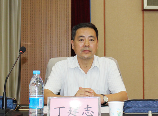 省教育厅人事处副处长丁建志宣读培养人选名单、导师组成员名单